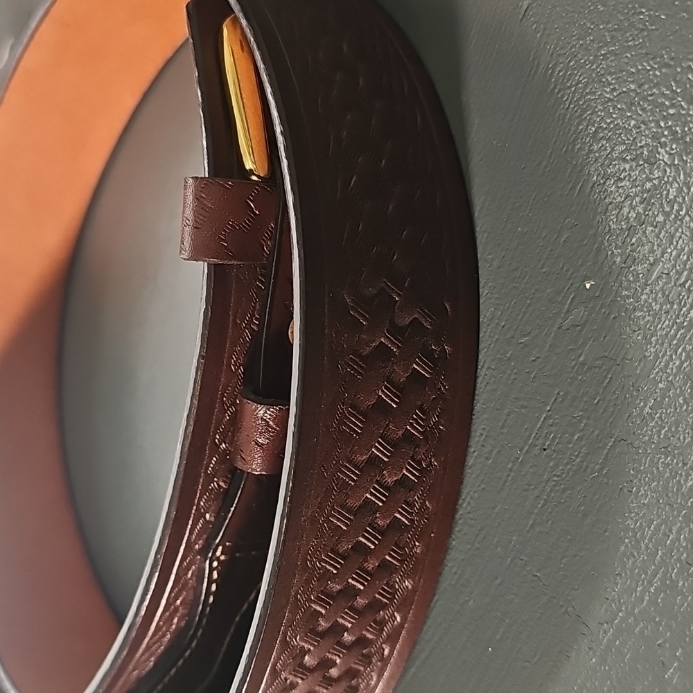 Cabela's leather belt. Unesex. Great style. NWT. DARK BROWN. - Picture 16 of 16